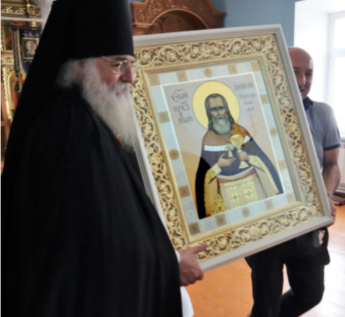 Икона с частицей мощей Алексия Бортсурманского привезена в Свято-Троицкий монастырь Чебоксар