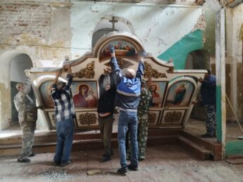 Готовимся к престольному празднику в курмышском храме Рождества Богородицы